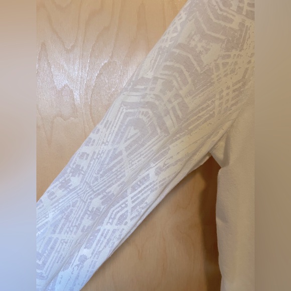 Women’s Prana S long sleeved off-white/cream tee with sheer patterned back - Picture 2 of 5